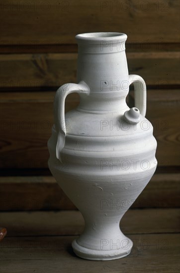 BOTIJA-CANTARO EN TIERRA BLANCA SIN VIDRIAR -2 ASAS PITORRO Y CUELLO ALTO
LORCA, COLECCION PARTICULAR
MURCIA