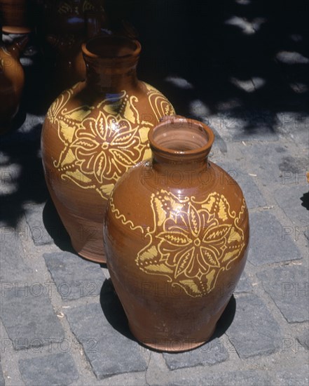 CANTARO CON VIDRIADO PARCIAL Y DECORACION FLORAL-S XX CERAMICA POPULAR
TORO, COLECCION PARTICULAR
ZAMORA