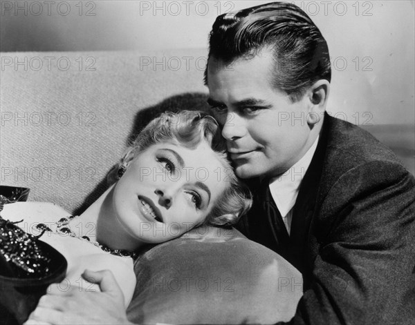 ESCENA"MELODIA INTERRUMPIDA"POR GLEN FORD Y ELEANOR PARKER(EEUU) M.G.M.

This image is not downloadable. Contact us for the high res.