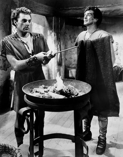 ESCENA"TUNICA SAGRADA"1ªPRODUCCION EN CINEMASCOPE-20TH CENTURY-FOX

This image is not downloadable. Contact us for the high res.
