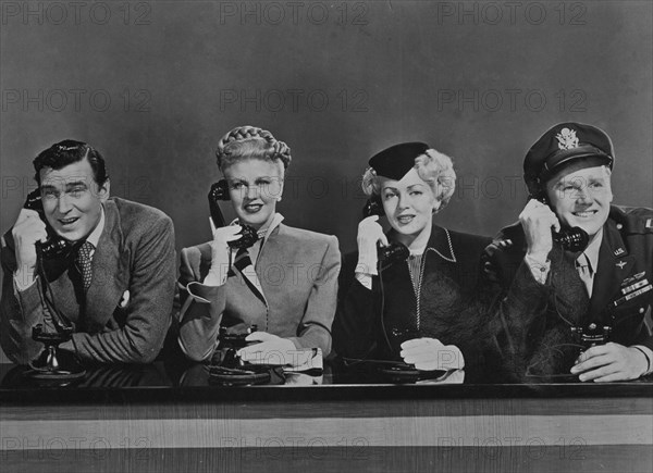 ESCENA"FIN DE SEMANA"POR WALTER PIDGEON/GINGER ROGERS/LANA TURNER/VAN JOHNSON

This image is not downloadable. Contact us for the high res.