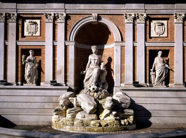 MONUMENTO AL RIO LOZOYA-DIOSAS DE AGRICULTURA E INDUSTRIA A CADA LADO
MADRID, CANAL ISABEL II
MADRID