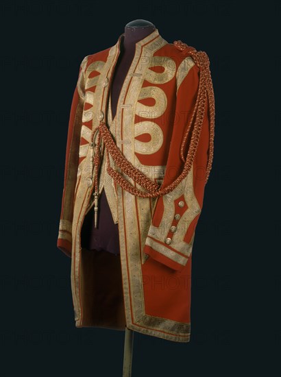 UNIFORME DE PORTERO DE LA CAMARA CON GALONES QUE INDICAN EL RANGO
MADRID, SENADO-PINTURA
MADRID

This image is not downloadable. Contact us for the high res.