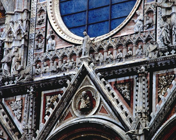 PISANO GIOVANNI
EXTERIOR-FACHADA-DET SUP PORTICO CENTRAL-APOSTOLES Y VIRGEN ROMANICO GOTICO
SIENA, CATEDRAL
ITALIA

This image is not downloadable. Contact us for the high res.