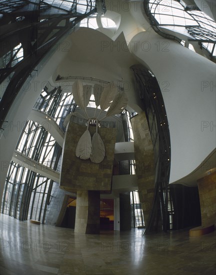 GEHRY FRANK 1929-
INTERIOR-VESTIBULO DE ENTRADA CON ESCULTURA MODERNA
BILBAO, MUSEO GUGGENHEIM
VIZCAYA

This image is not downloadable. Contact us for the high res.