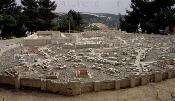 VISTA CON MURALLA DE LA CIUDAD DE HERODES Y EL TEMPLO AL FONDO
JERUSALEN, MAQUETA DE JERUSALEN
ISRAEL

This image is not downloadable. Contact us for the high res.