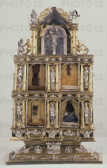 CARMONA ANTONIO
RELICARIO-VALLADOLID 1554/60-40X23X8 CM-PLATA SOBREDORADA,FUNDIDA,CINCELADA
MADRID, DESCALZAS REALES
MADRID

This image is not downloadable. Contact us for the high res.