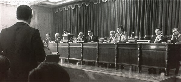 S-DISCURSO DEL SENADOR D.FERNANDO ABRIL MARTORELL EN LA JUNTA PREPARATORIA DEL SENADO
MADRID, SENADO-PINTURA
MADRID

This image is not downloadable. Contact us for the high res.
