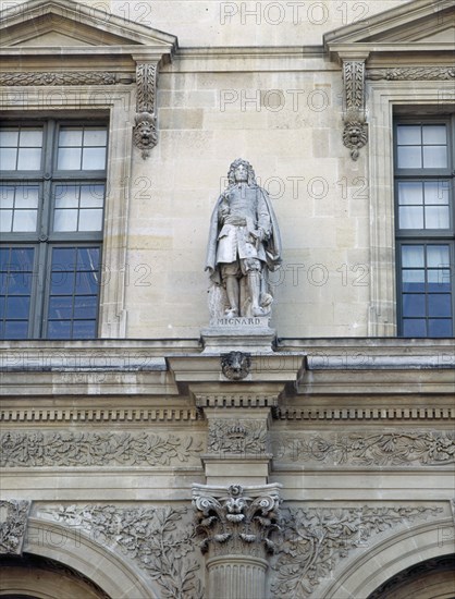 EXTERIOR-DET ESCULTURA DE MIGNARD
PARIS, MUSEO LOUVRE-EXTERIOR
FRANCIA