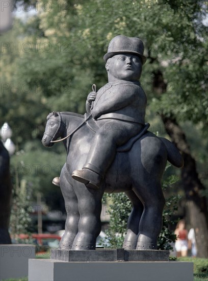 BOTERO FERNANDO 1932
HOMBRE A CABALLO
MADRID, EXPOSICION BOTERO
MADRID

This image is not downloadable. Contact us for the high res.