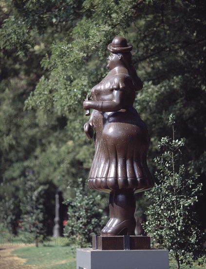 BOTERO FERNANDO 1932
MUJER - VISTA LATERAL
MADRID, EXPOSICION BOTERO
MADRID

This image is not downloadable. Contact us for the high res.