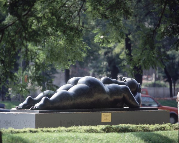 BOTERO FERNANDO 1932
MUJER CON ESPEJO - 1987
MADRID, EXPOSICION BOTERO
MADRID

This image is not downloadable. Contact us for the high res.