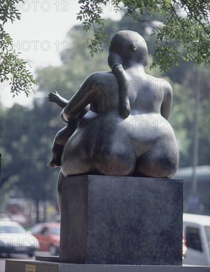 BOTERO FERNANDO 1932
LA MATERNIDAD - VISTA TRASERA
MADRID, EXPOSICION BOTERO
MADRID

This image is not downloadable. Contact us for the high res.