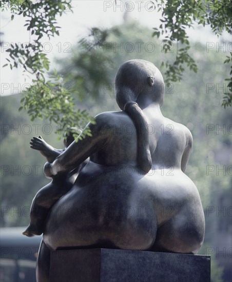 BOTERO FERNANDO 1932
LA MATERNIDAD - VISTA TRASERA
MADRID, EXPOSICION BOTERO
MADRID

This image is not downloadable. Contact us for the high res.