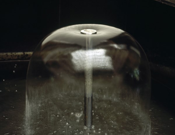 OBJETO DECORATIVO - URNA DE CRISTAL CON AGUA
GUILIN, INTERIOR
CHINA

This image is not downloadable. Contact us for the high res.