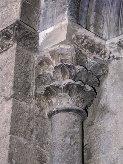 CAPITEL CON DECORACION VEGETAL DE LA PORTADA OCCIDENTAL- ROMANICO S XI
JACA, CATEDRAL
HUESCA