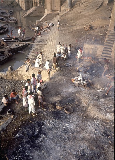 ZONA DONDE SE REALIZAN LAS CREMACIONES
BENARES, EXTERIOR
INDIA

This image is not downloadable. Contact us for the high res.