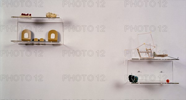 CIVERA VICTORIA 1955-
MOSTRADOR DE UTOPIAS - 31x16x34/31x16x20 - MATERIALES DIVERSOS Y METACRILATO- 1993-94
MADRID, GALERIA SOLEDAD LORENZO
MADRID

This image is not downloadable. Contact us for the high res.