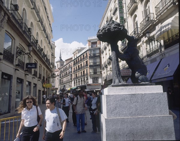 NAVARRO SANTAFE ANTONIO 1906/83
ESTATUA DEL OSO Y EL MADROÑO - CALLE DEL CARMEN AL FONDO
MADRID, PUERTA DEL SOL
MADRID

This image is not downloadable. Contact us for the high res.