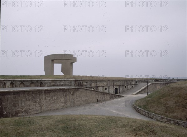 CHILLIDA EDUARDO 1924/2002
"EL ELOGIO DEL HORIZONTE" EN EL CERRO DE SANTA CATALINA- TERMAS ROMANAS DE CAMPO VALDES- S I
GIJON, EXTERIOR
ASTURIAS

This image is not downloadable. Contact us for the high res.