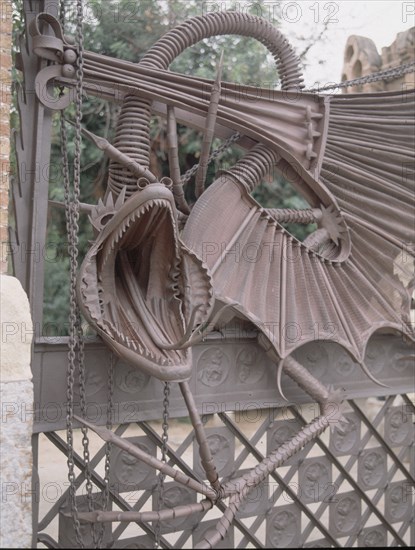 GAUDI ANTONI 1852-1926
DET DE LA PUERTA DE LA ENTRADA DE CARRUAJES - REJA CON LA FIGURA DE UN DRAGON - 1884-87
BARCELONA, FINCA GUELL
BARCELONA

This image is not downloadable. Contact us for the high res.