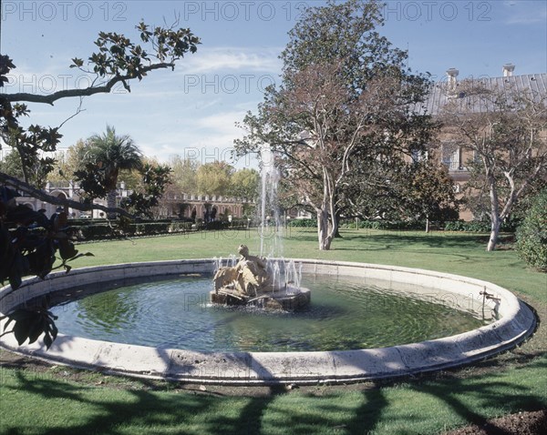 FUENTE EN LOS JARDINES DE PALACIO
ARANJUEZ, JARDINES REALES
MADRID