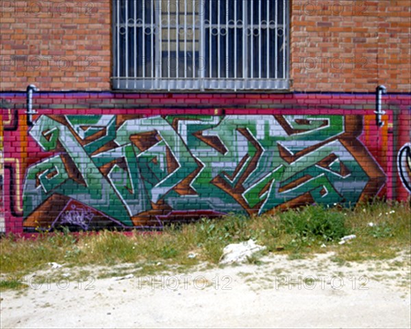 GRAFFITI EN LA PARED DE LADRILLO
COLMENAR VIEJO, EXTERIOR
MADRID

This image is not downloadable. Contact us for the high res.