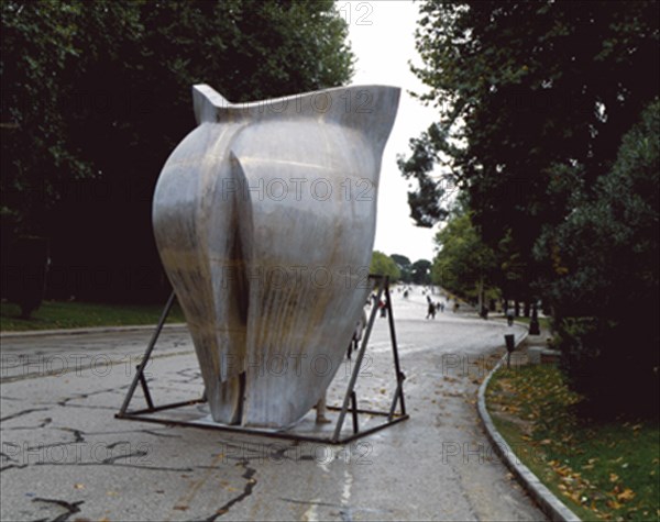 CHIRINO MARTIN 1925
FAUNO I - 2001 - EXPOSICION DE ESCULTURA ESPAÑOLA CONTEMPORANEA EN EL PASEO DE COCHES DEL RETIRO
MADRID, RETIRO
MADRID

This image is not downloadable. Contact us for the high res.