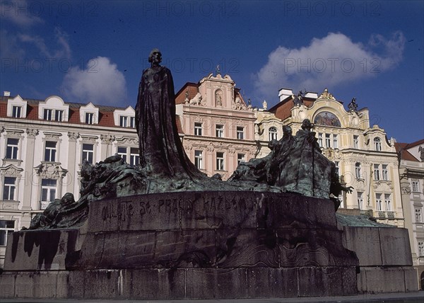 ESCULTURA DE JAN HUS PRECURSOR DE LA REFORMA PROTESTANTE - ESCULTURA ART NOUVEAU - 1915
PRAGA, EXTERIOR
REPUBLICA CHECA

This image is not downloadable. Contact us for the high res.