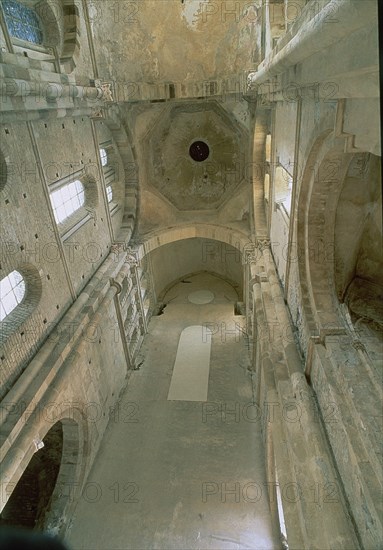 BOVEDAS Y CUPULA - S XI/XII - GOTICO TEMPRANO
CLUNY, ABADIA
FRANCIA

This image is not downloadable. Contact us for the high res.