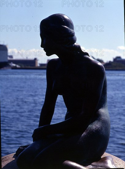 ERIKSEN EDVARD
ESCULTURA DE LA SIRENITA PERSONAJE DE UN CUENTO DE HANS CHRISTIAN ANDERSEN - 1913
COPENHAGUE, EXTERIOR
DINAMARCA

This image is not downloadable. Contact us for the high res.