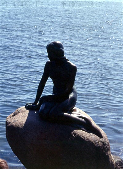ERIKSEN EDVARD
ESCULTURA DE LA SIRENITA PERSONAJE DE UN CUENTO DE HANS CHRISTIAN ANDERSEN - 1913
COPENHAGUE, EXTERIOR
DINAMARCA

This image is not downloadable. Contact us for the high res.