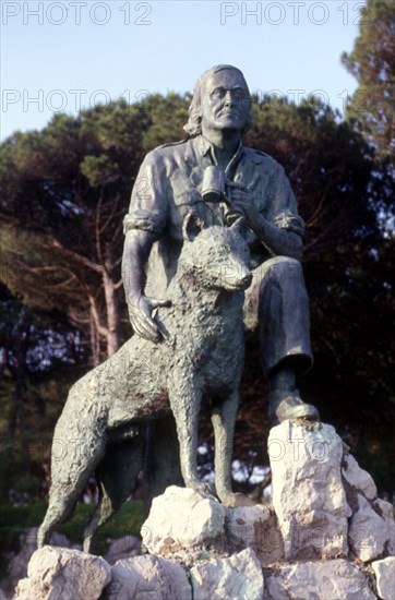 ESTATUA DE FELIX RODRIGUEZ DE LA FUENTE - 1981
SANTANDER, PENINSULA DE LA MAGDALENA
CANTABRIA