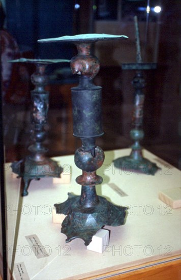 CANDELABRO DE BRONCE DE ORIGEN EGIPCIO
DENIA, MUSEO ARQUEOLOGICO
ALICANTE

This image is not downloadable. Contact us for the high res.