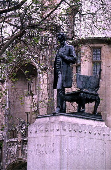 SAN GAUDEN AUGUST
ESTATUA DE ABRAHAM LINCOLN-FRENTE AL PARLAMENTO
LONDRES, EXTERIOR
INGLATERRA

This image is not downloadable. Contact us for the high res.