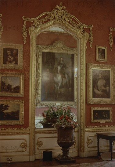 ADAM ROBERT 1728/92
INTERIOR-GALERIA WATERLOO DISEÑADA POR DEAN WYATT 1828-ESTILO LUIS XIV
LONDRES, MUSEO WELLINGTON/ASPLEY HOUSE
INGLATERRA

This image is not downloadable. Contact us for the high res.