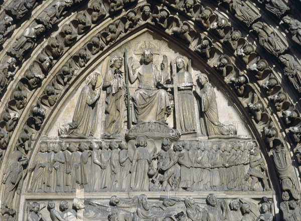 PORTICO DEL JUICIO FINAL 1220/30 Det del timpano-Resurreccion muertos/peso almas/Cristo Juez
PARIS, NOTRE DAME
FRANCIA