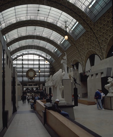 AULENTI GAE
INTERIOR-VISTA DE LA GALERIA CENTRAL DE ESCULTURA DEL S XIX
PARIS, MUSEO DE ORSAY
FRANCIA