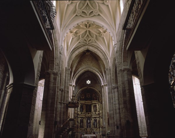 INTERIOR- NAVE CENTRAL DE LA IGLESIA DE SANTA MARIA DEL AZOGUE- BOVEDAS ESTRELLADAS- GOTICO ESPAÑOL
BENAVENTE, IGLESIA DE SANTA MARIA DEL AZOGUE
ZAMORA