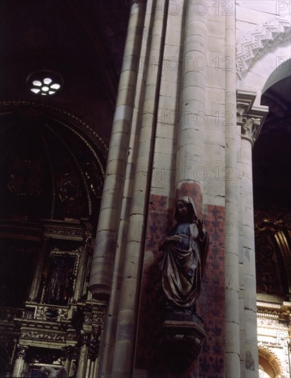ESCULTURA DE LA VIRGEN - S XIII - GOTICO ESPAÑOL
BENAVENTE, IGLESIA DE SANTA MARIA DEL AZOGUE
ZAMORA