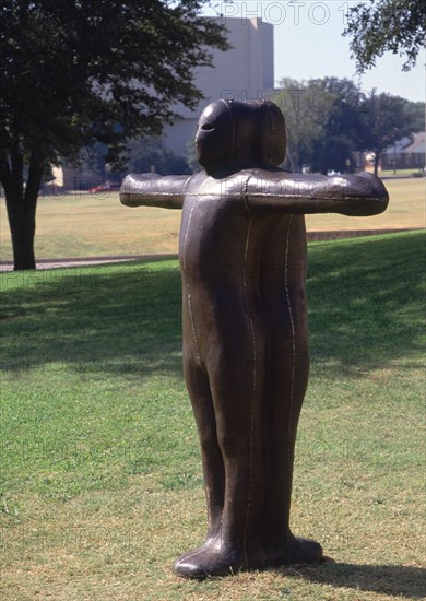 GORMLEY ANTONY
ESCULTURA S XX-HOMBRE DE HIERRO
FORT WORTH-TEXAS, MUSEO DE ARTE MODERNO
EEUU