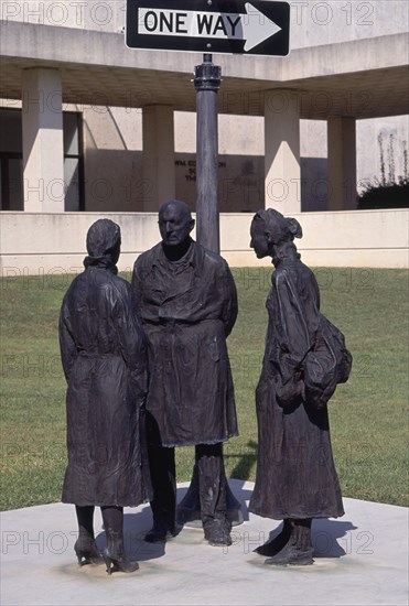 SEGAL GEORGE
ENCUENTRO-1989-FIGURAS DE BRONCE 123x41x55
FORT WORTH-TEXAS, MUSEO DE ARTE MODERNO
EEUU