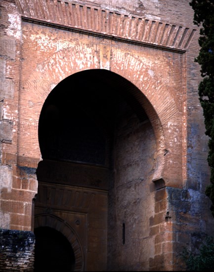 PUERTA DE LA JUSTICIA O BIB XARI'A- DE ACCESO AL RECINTO-CONSTRUIDA POR JUSUF I-1348- ARTE NAZARI
GRANADA, ALHAMBRA-PUERTA DE LA JUSTICIA
GRANADA