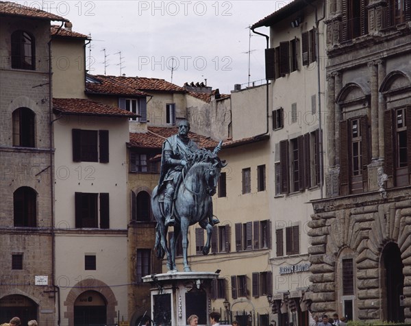 BOLONIA JUAN DE 1529/1608
ESTATUA ECUESTRE DE COSME I DE MEDICIS EN LA PLAZA DE LA SEÑORIA - 1594 - MANIERISMO ITALIANO
FLORENCIA, EXTERIOR
ITALIA