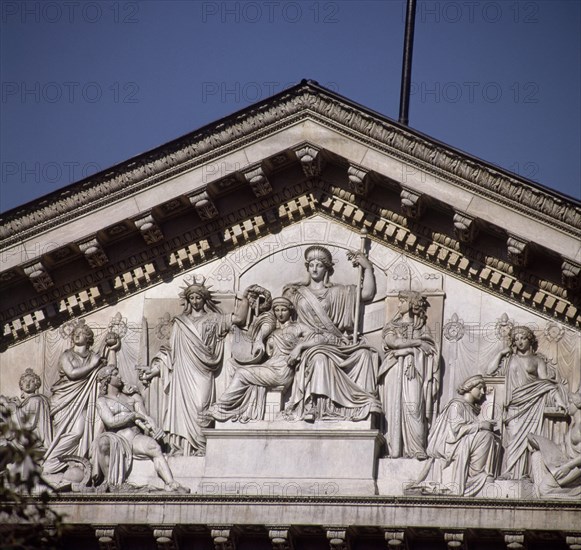 PONZANO PONCIANO 1813/77
EXTERIOR- DET DEL FRONTON - 1864 - ALEGORIA DE ESPAÑA ABRAZANDO A LA CONSTITUCION DEL ESTADO
MADRID, CONGRESO DE LOS DIPUTADOS-EXTERIOR
MADRID
