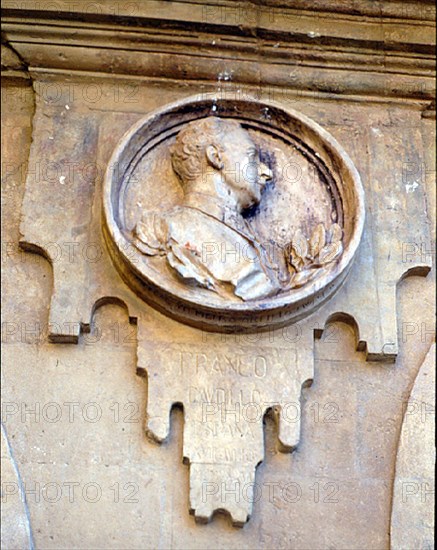 MEDALLON CON EL BUSTO DE FRANCO - S XX
SALAMANCA, PLAZA MAYOR
SALAMANCA
