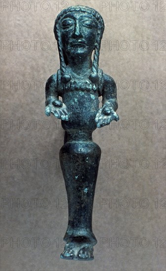 FIGURA FEMENINA PROCEDENTE DE COLLADO DE LOS JARDINES-SANTA ELENA (JAEN)
MADRID, MUSEO ARQUEOLOGICO NACIONAL
MADRID