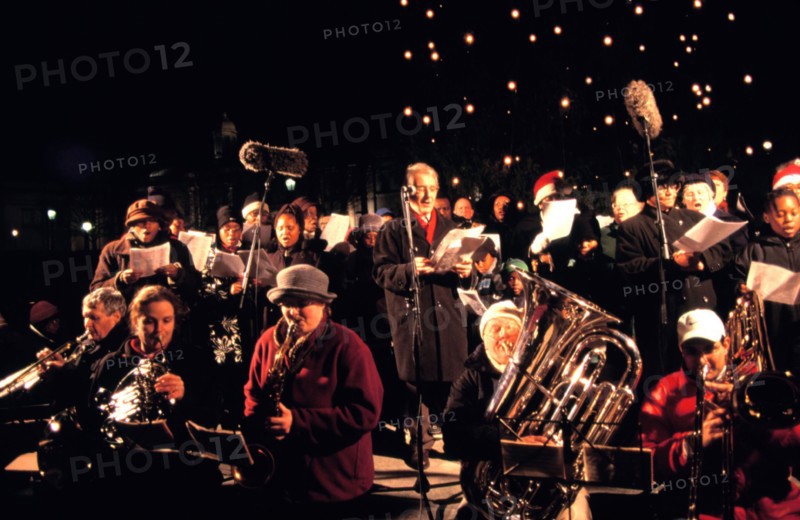 Chants de Noël à Trafalgar Square, à Londres