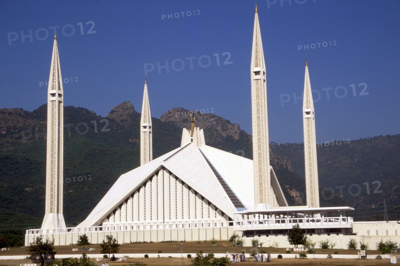 Faisal Mosque, Islamabad, paid for by Saudi Arabia, 1988