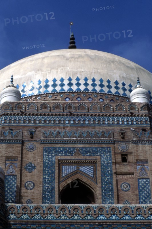 Façade décorée du mausolée de Rukni 'Alam à Multan, Pakistan